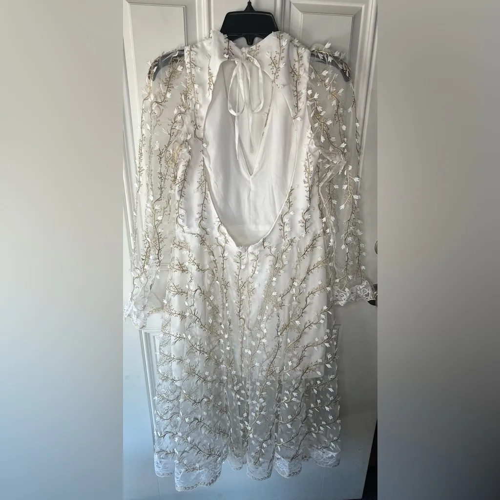 HELSI NEW Ella Embroidered Long Sleeve Deep V - Image 8