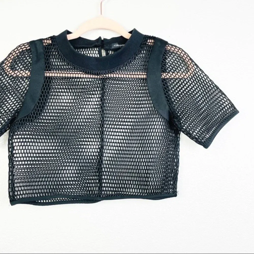 FOREIGN EXCHANGE‎ Black Fishnet Crop Top Size Small - Image 2