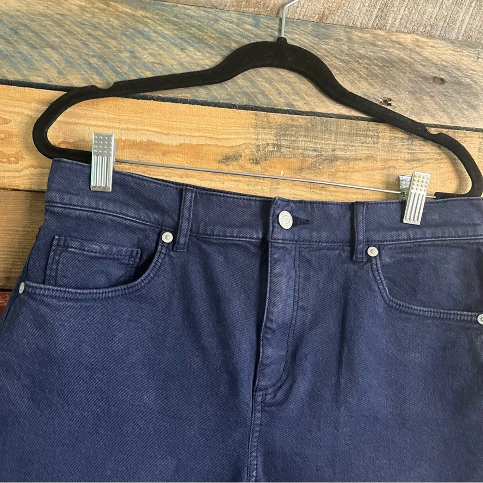 Loft  Navy The Cutoff Shorts Size‎ 6 - Image 3