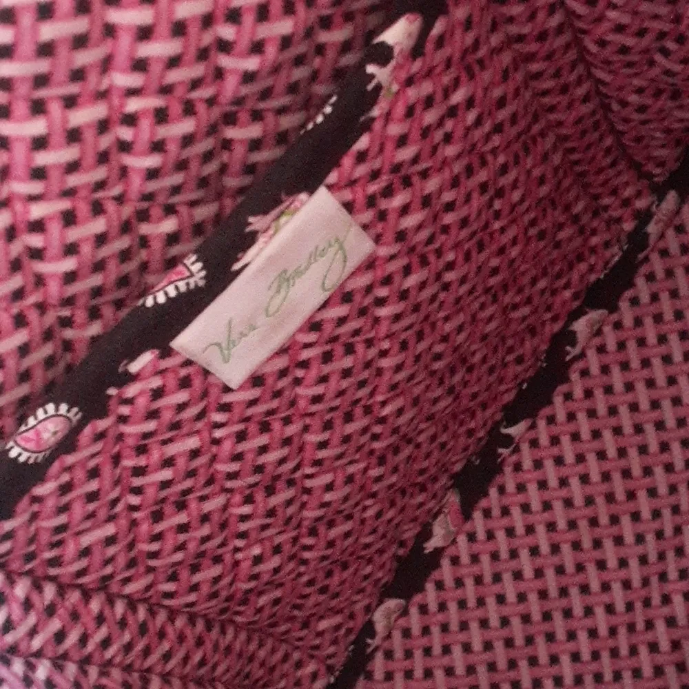 Vera Bradley Black Quilted Shoulder Bag with Pink Elephant Print - Image 4