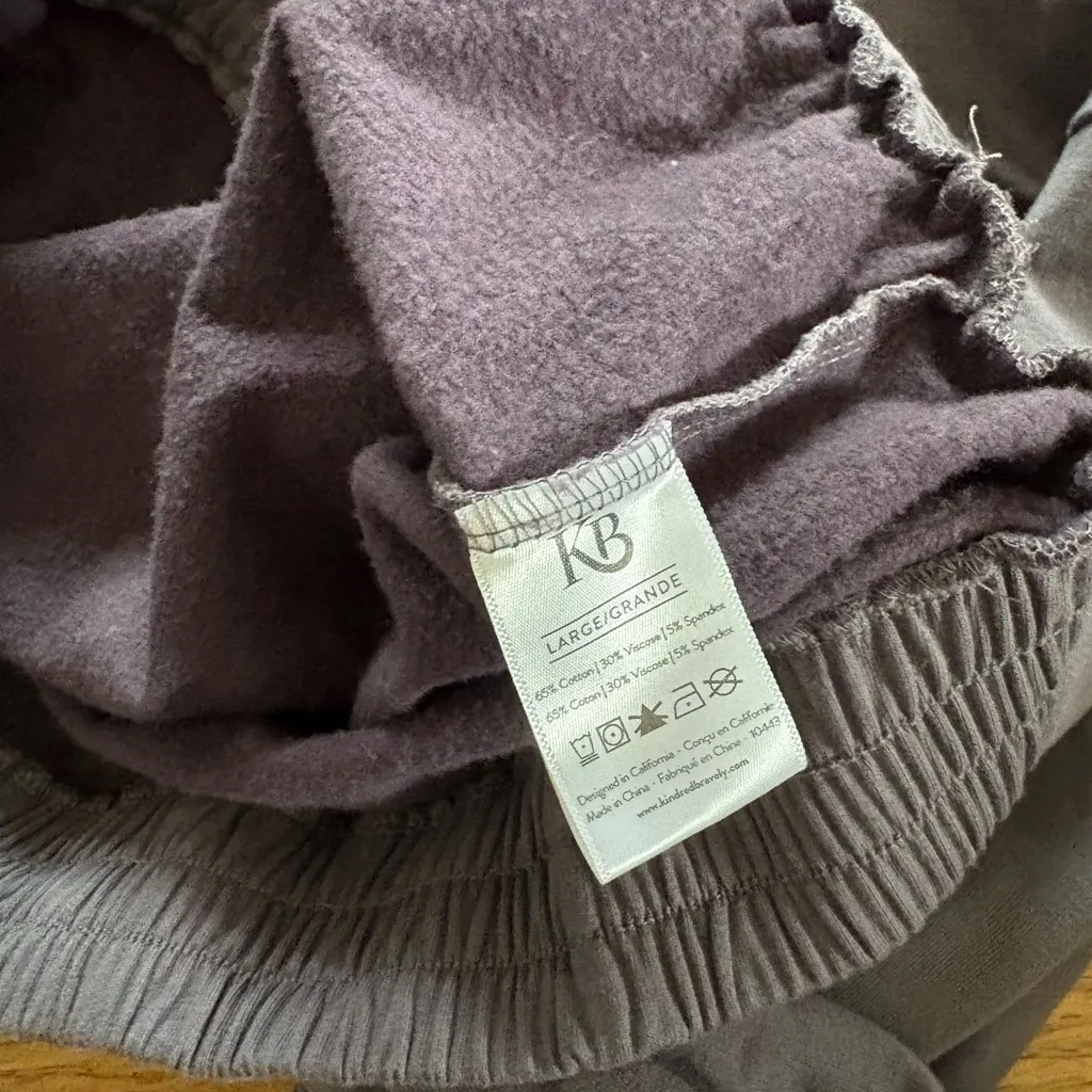 Kindred bravely nursing sweatshirt Size L - Image 3