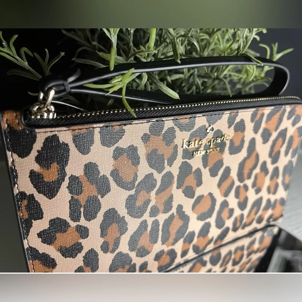 Kate Spade Lucy Medium L-Zip Wristlet Leopard Print Saffiano Leather NWT - Image 3