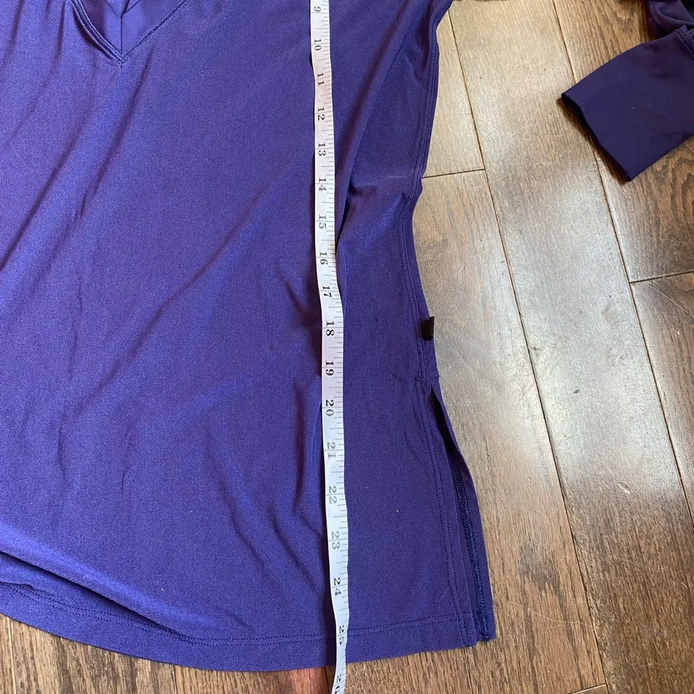 Lululemon Get Low V Neck Long Sleeve Shirt Women’s Size 2 - Image 6