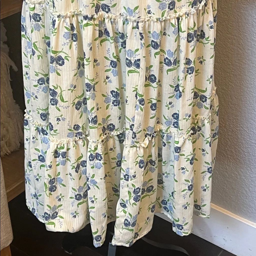 SWEET BABY JAMIE White and Blue Floral Tiered Dress Size Small - Image 5