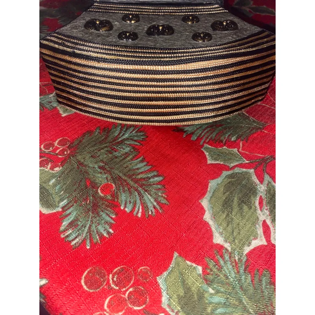 Women's vintage Mary Francis hard shell Box Bag Gold - Image 7