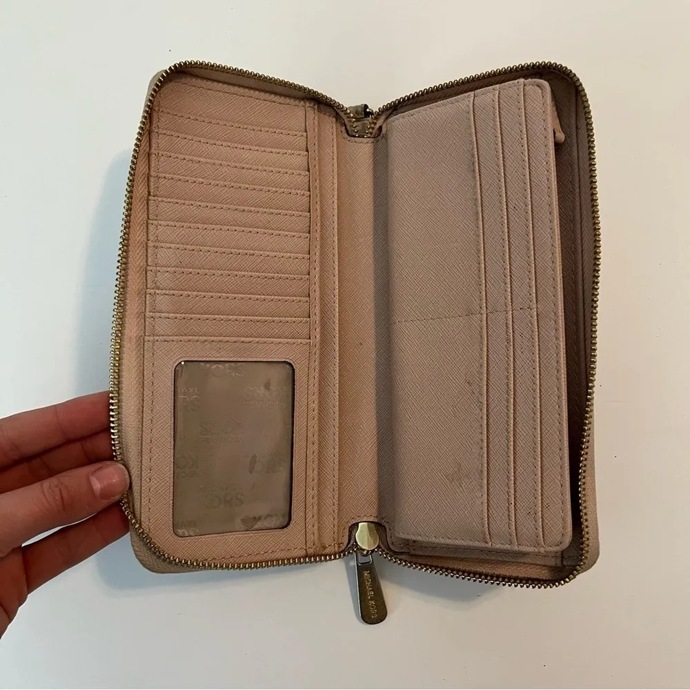 Michael Kors Light Pink / Beige Wallet - Image 6