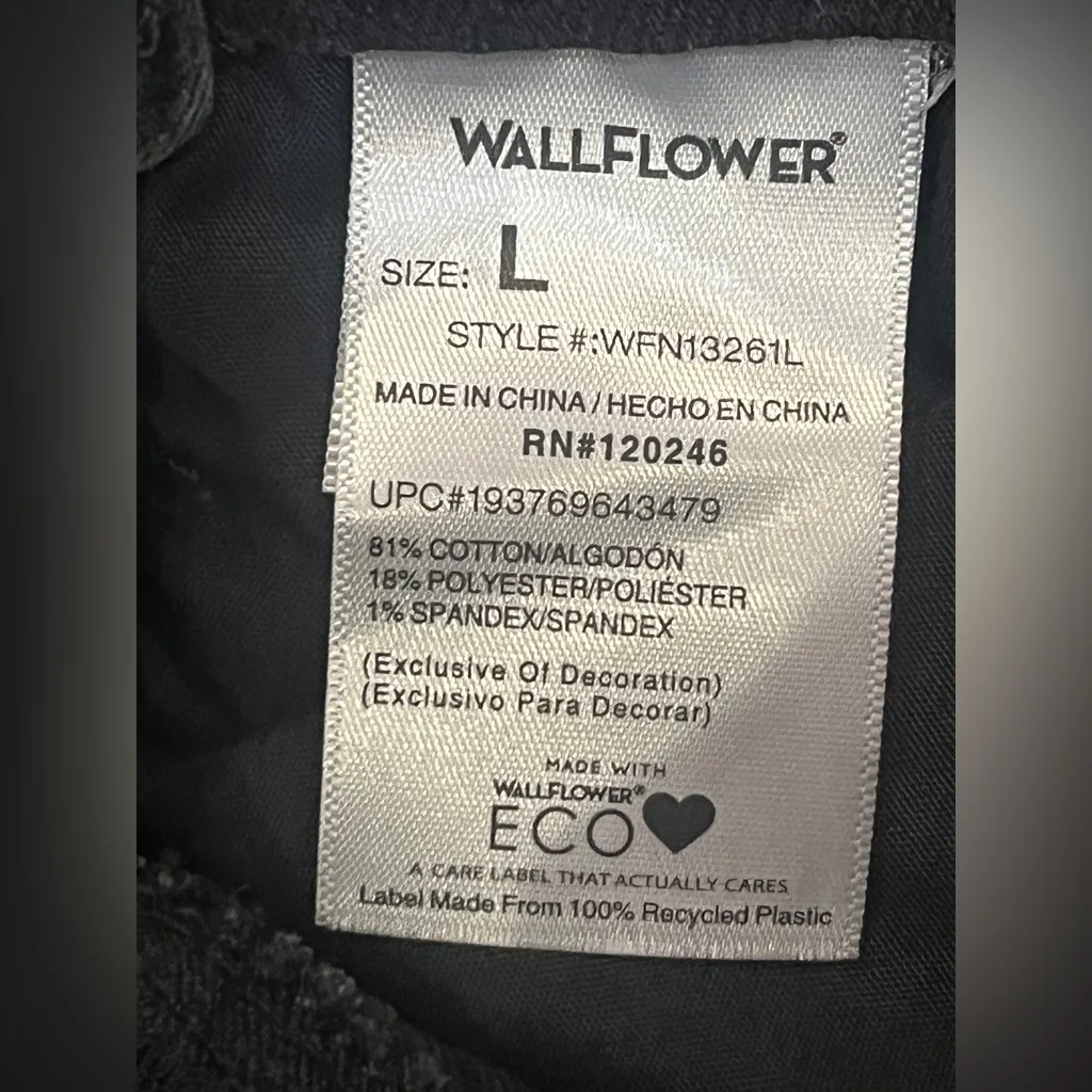 WallFlower InstaStretch black denim overall shorts Size Large - Image 5