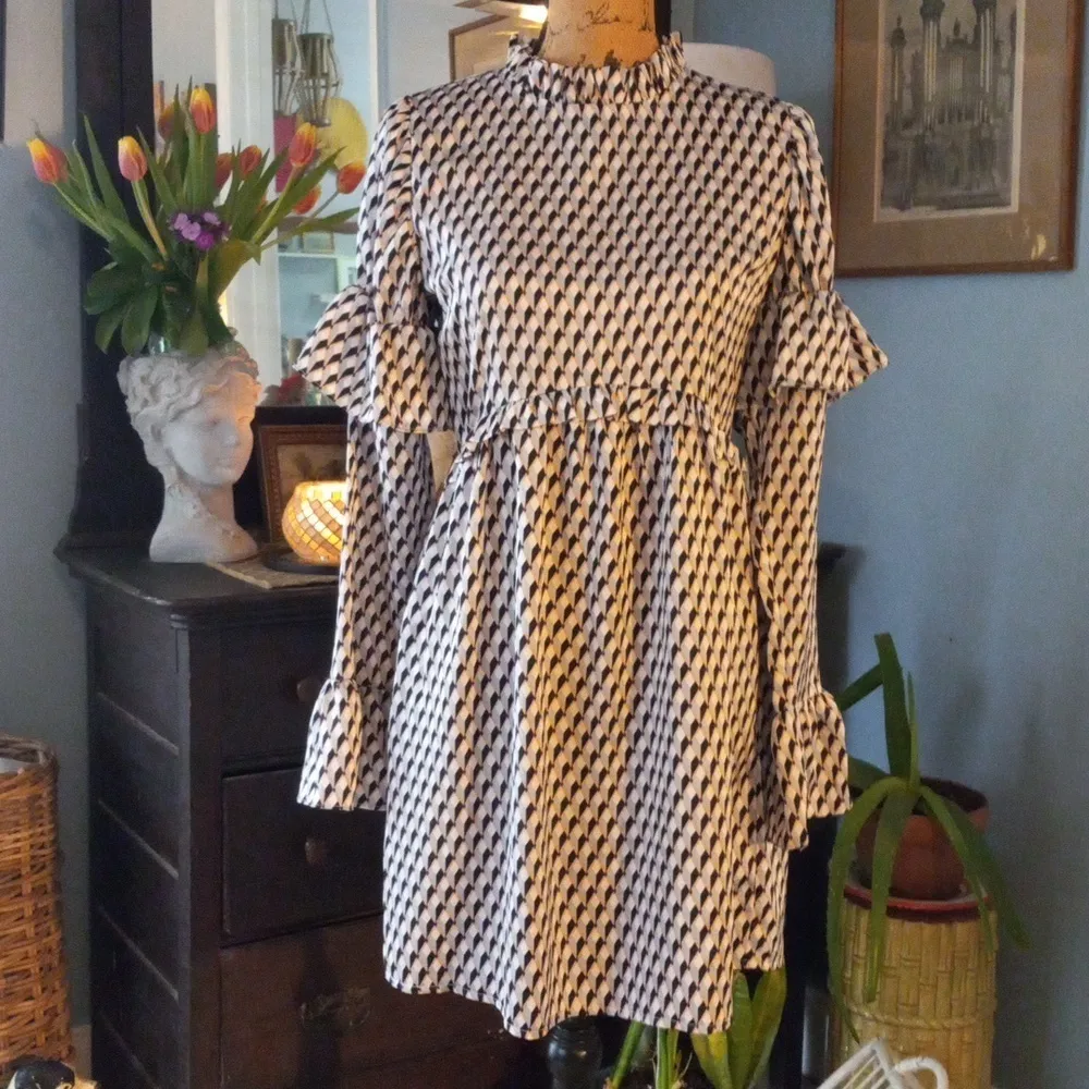 Missguided Long Sleeve Frill Dress in Multicolored Geometric Print - Image 6