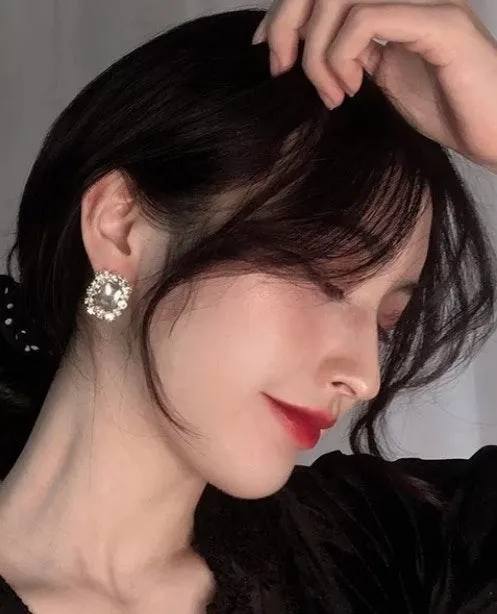 NEW VINTAGE BLUE RHINESTONE EARRINGS - Image 3