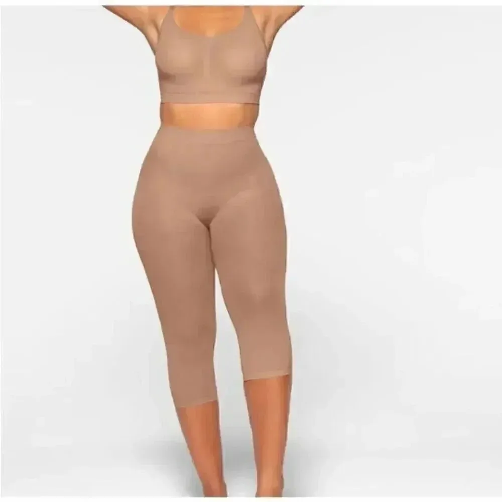 NWT SKIMS MID THIGHT SHORTS BUTT ENHANCEMENT SIENNA COLOR SZ XXS #1468 - Image 2