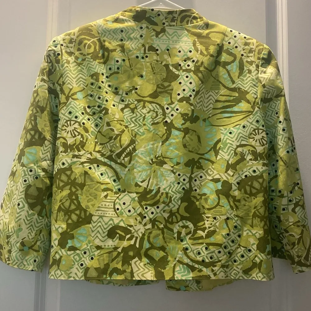 Maggy London  Blazer Size 6, Lined - Image 3