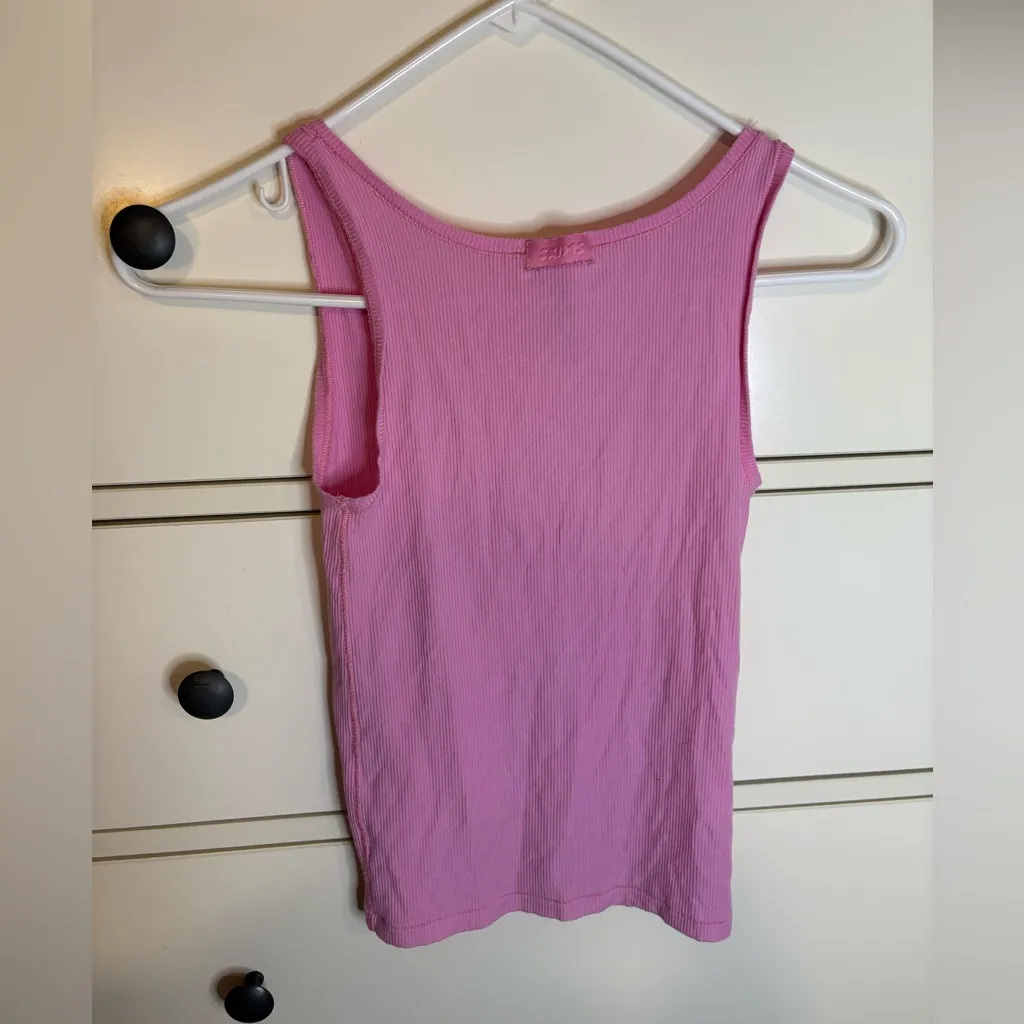 Skims tank top pink size medium - Image 2