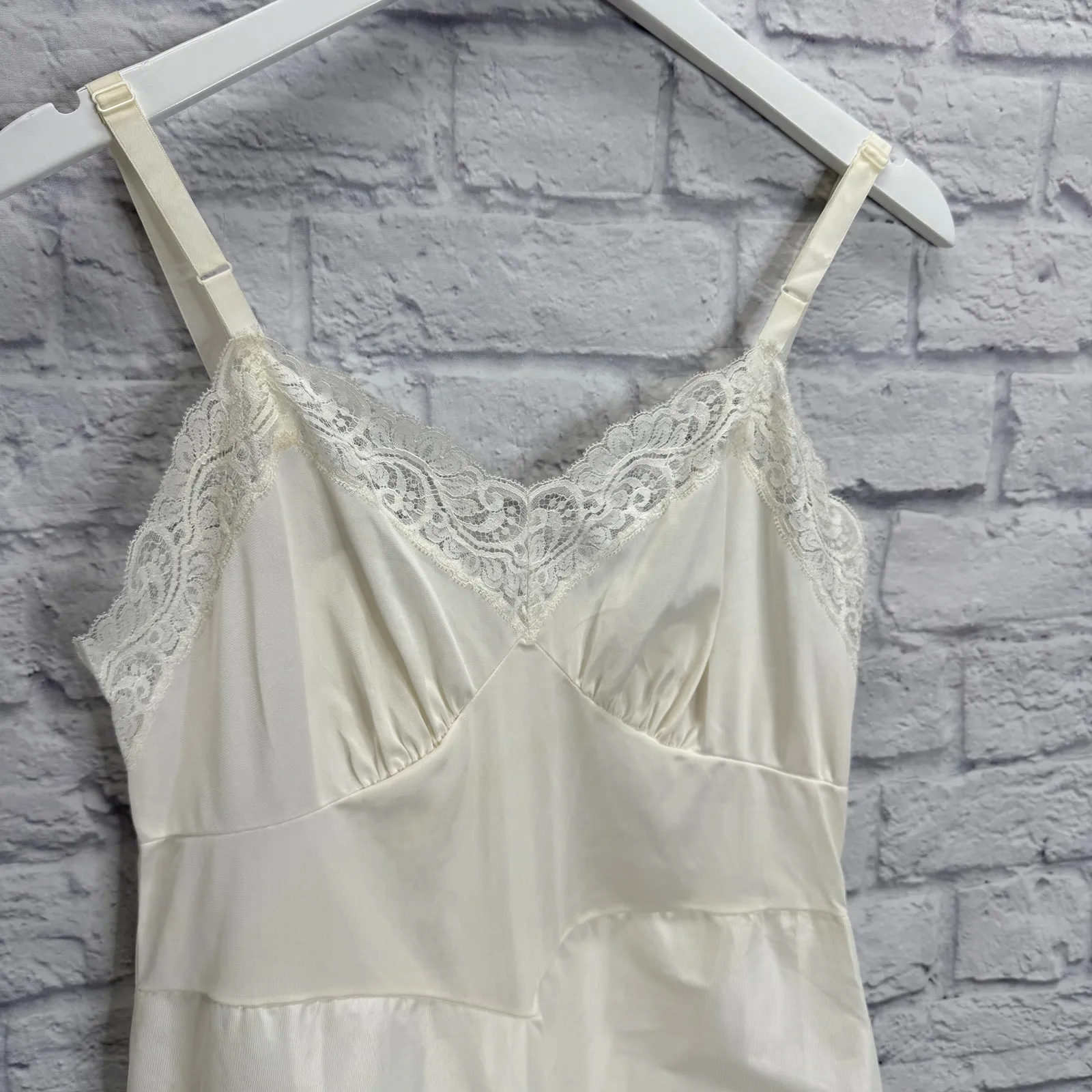 Vintage Gilead Winter White Full Slip Dress Nightgown Lace Size 34 S Lace - Image 4