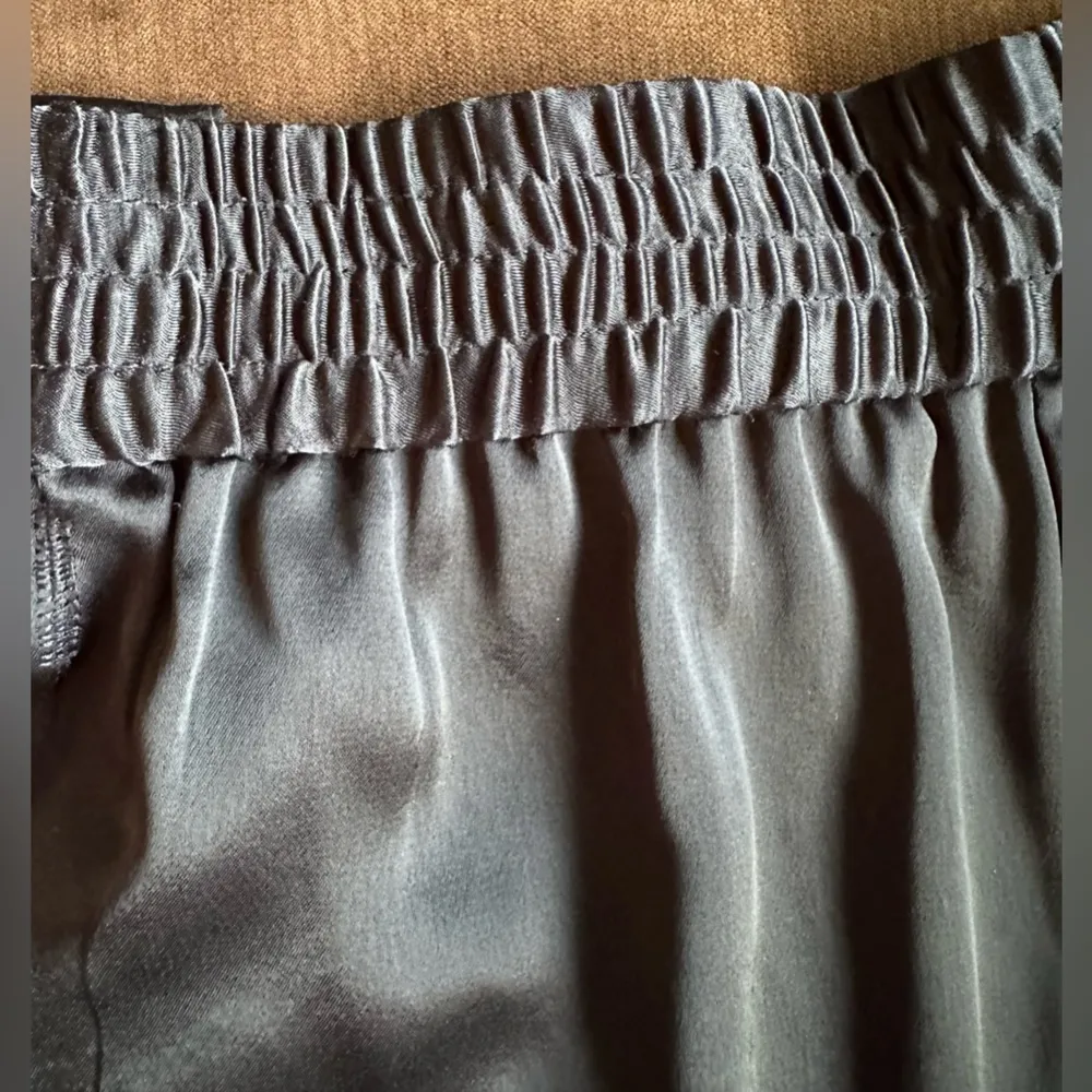 Black No Tag Satin Straight Leg Pleated In Front Elastic Waist Dress Pants Sz 8 - Image 6