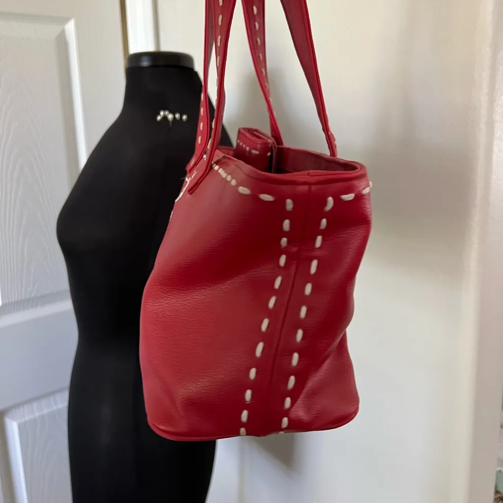 Vintage Y2K 2005 Hello kitty Sanrio red leather shoulder bag/coin purse/wallet - Image 13