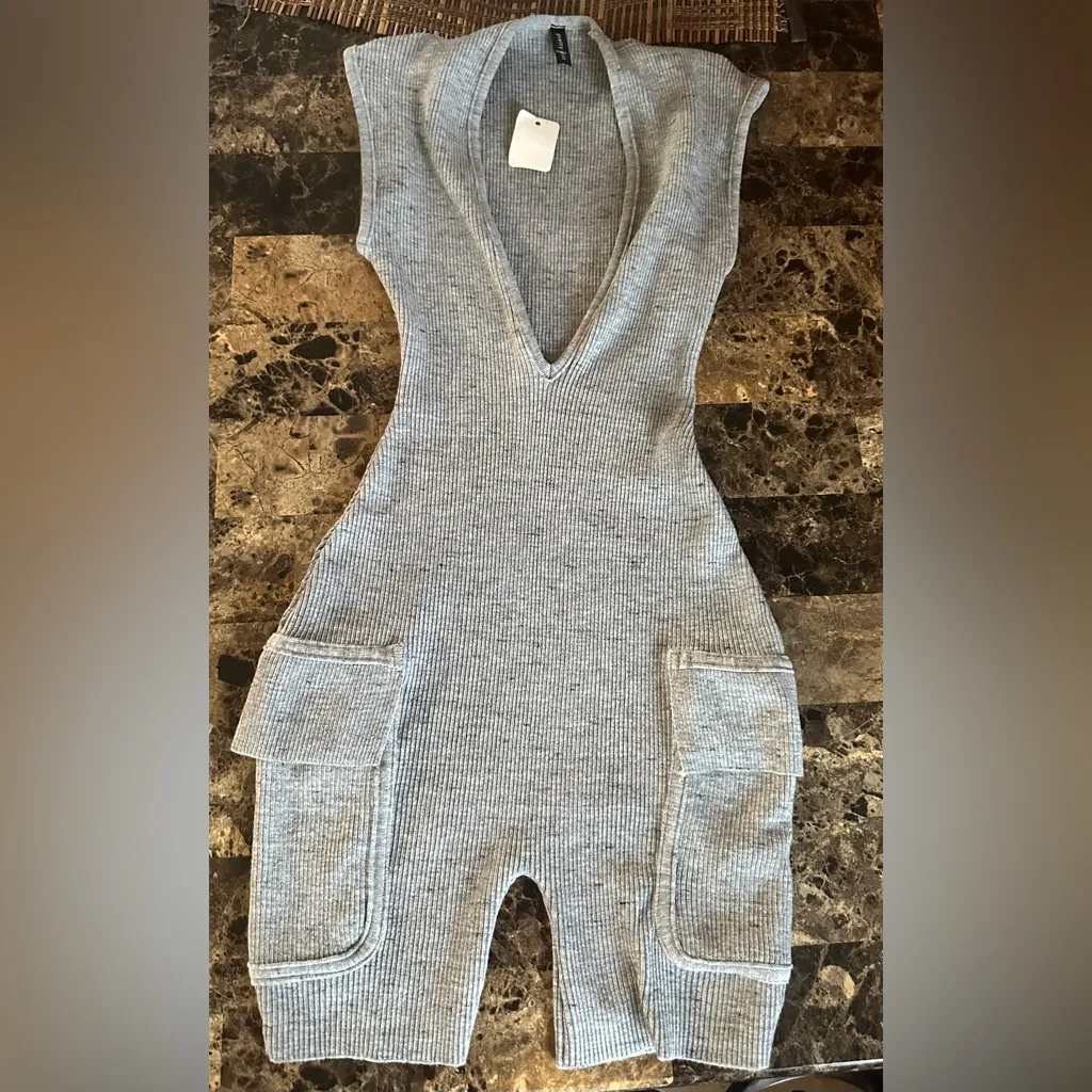 Women’s Gray V - Image 2