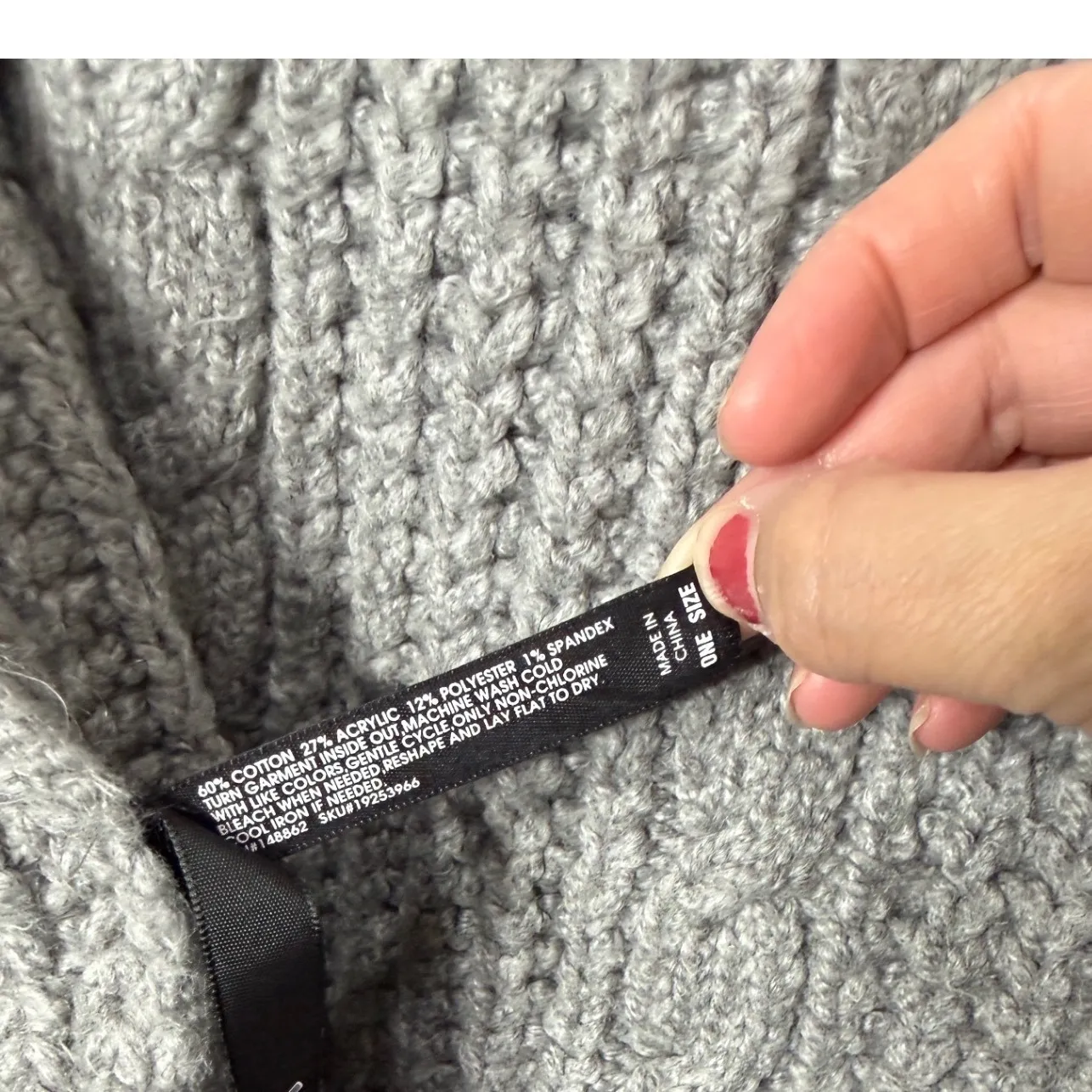 TORRID Women's Grey Cable Knit Scarf with Tassels One Size NWT - Image 4