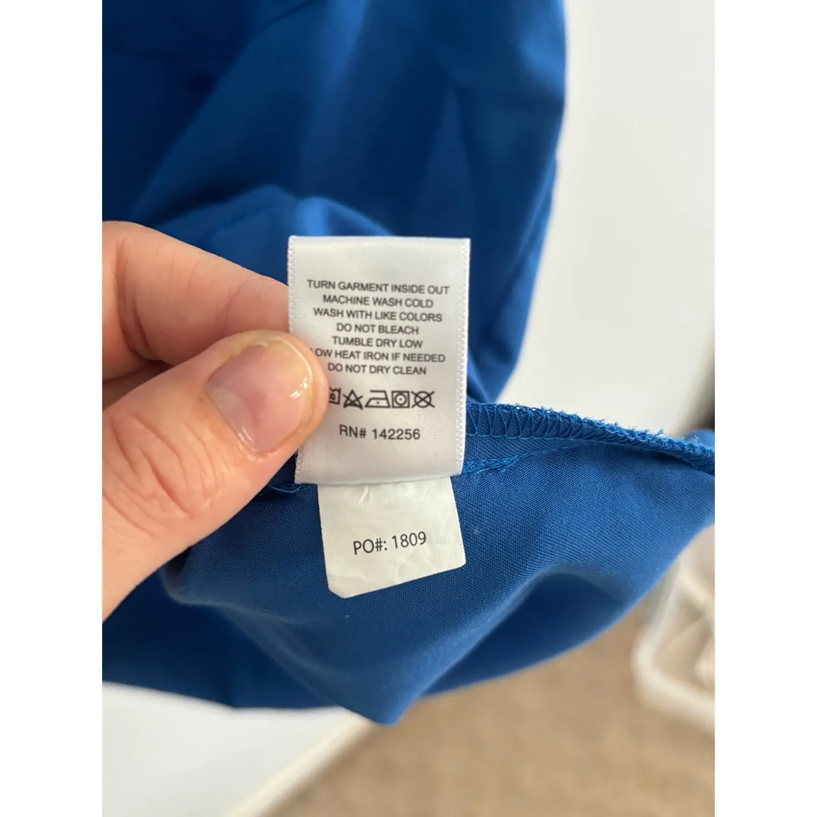 FIGS Technical Collection Scrub Top V-Neck Short Sleeve Blue Size M‎ - Image 4