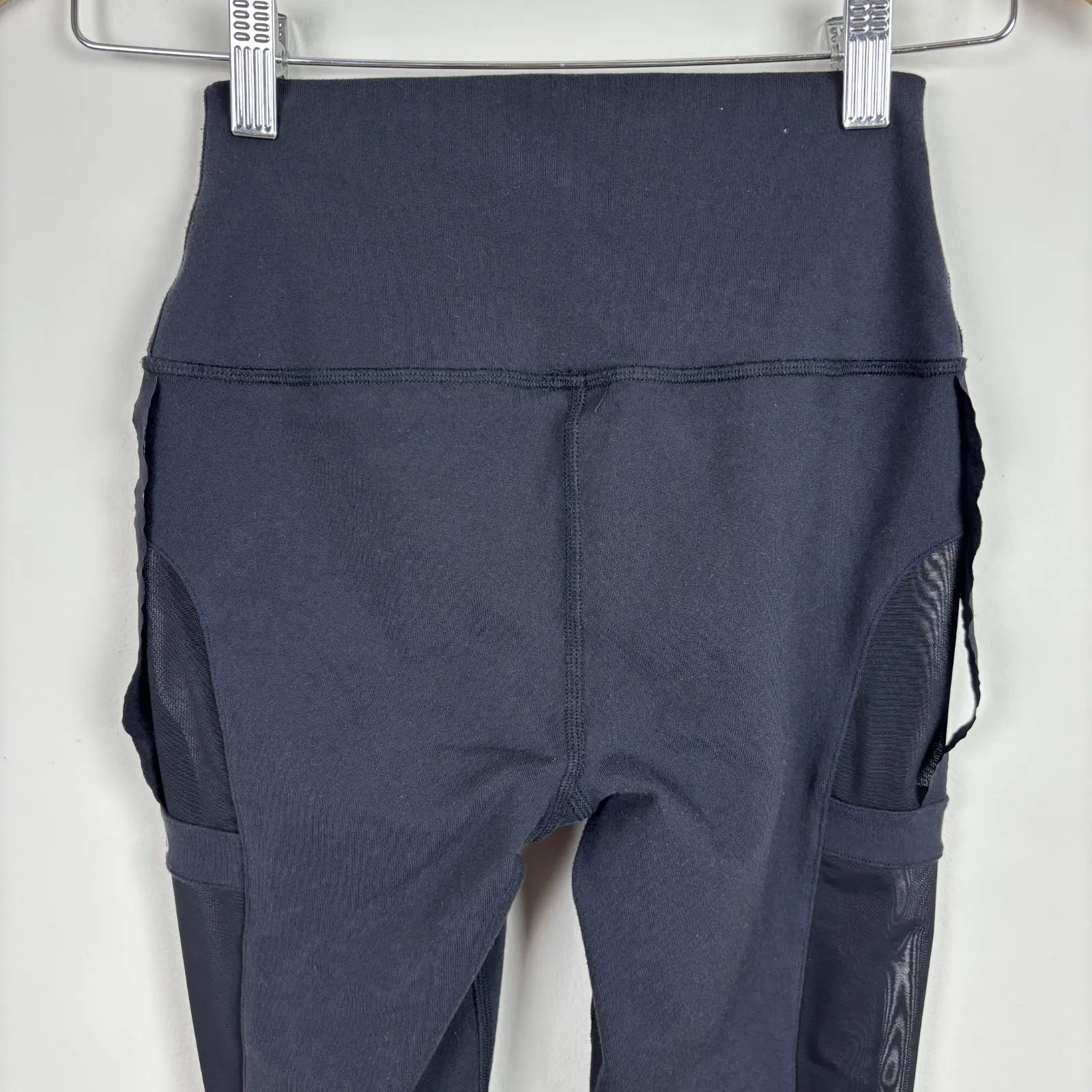 Alo Yoga Leggings Tight Womens XS Black‎ Sheer Mesh Activewear Athleisure Edgy - Image 4