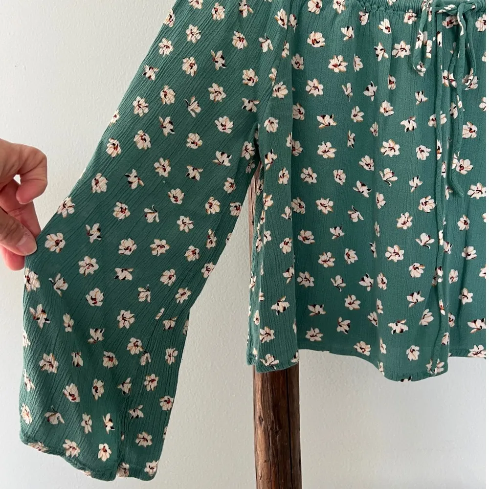 Billabong Floral Off Shoulder top Long Sleeve Blouse  Drawstring Size S - Image 3