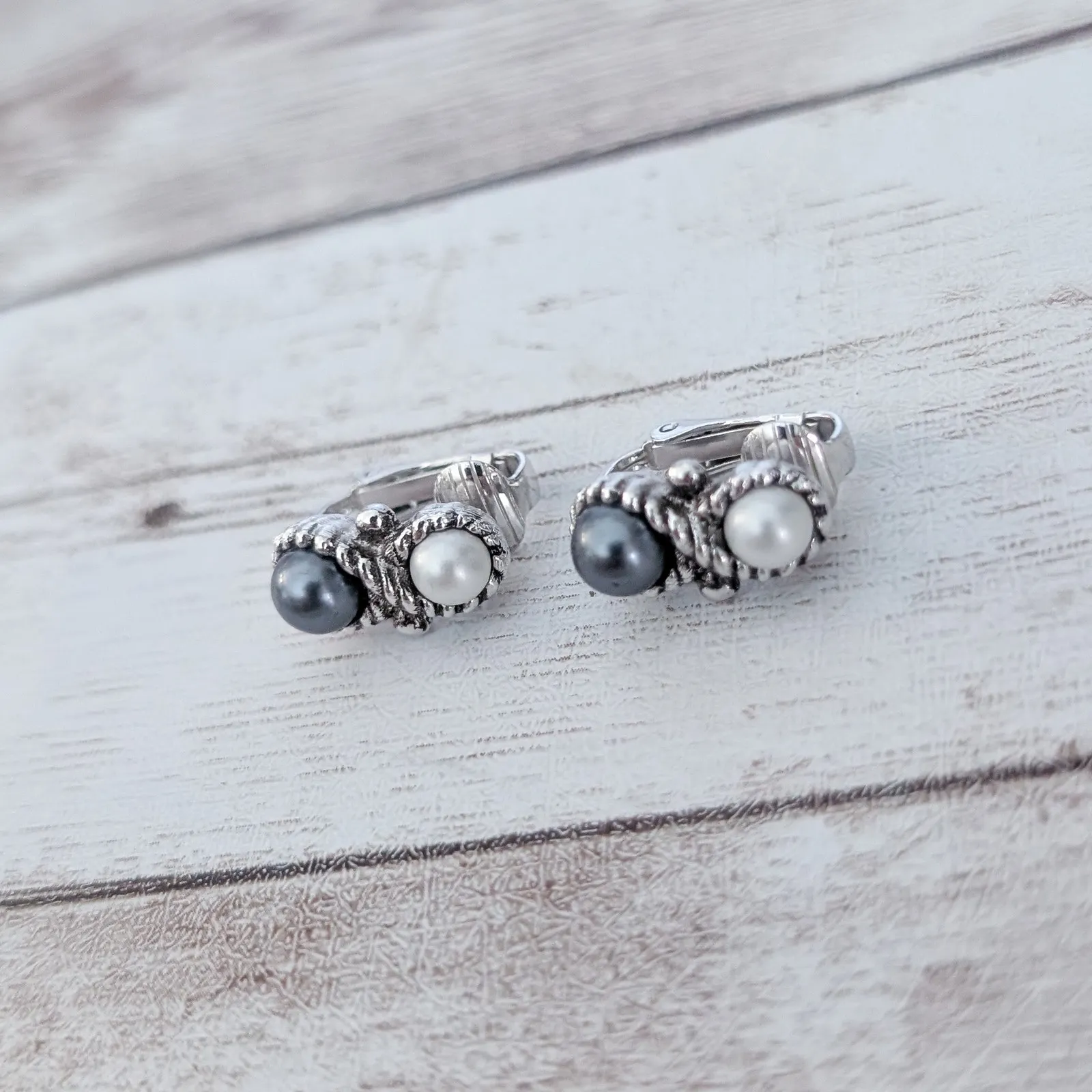 Vintage Avon Clip On Earrings Stunning Silver Tone Two Color Faux Pearl - Image 3