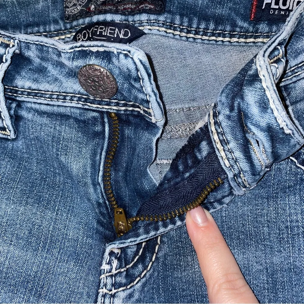 Silver Jeans Boyfriend Intentionally Distressed and Faded Jeans Size 28 - Image 7