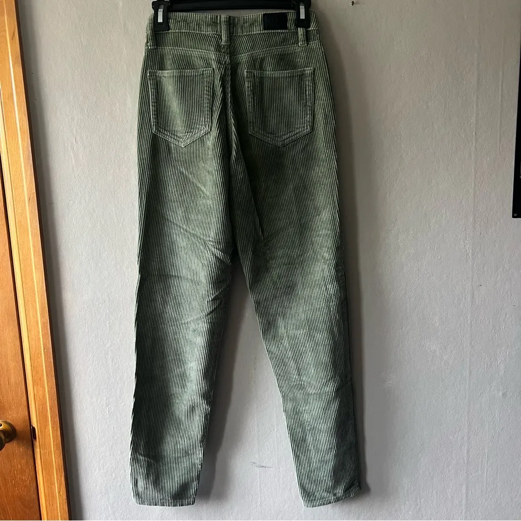 BDG Urban Outfitters Mom High-Rise Green Corduroy Pants Size 24 - Image 3