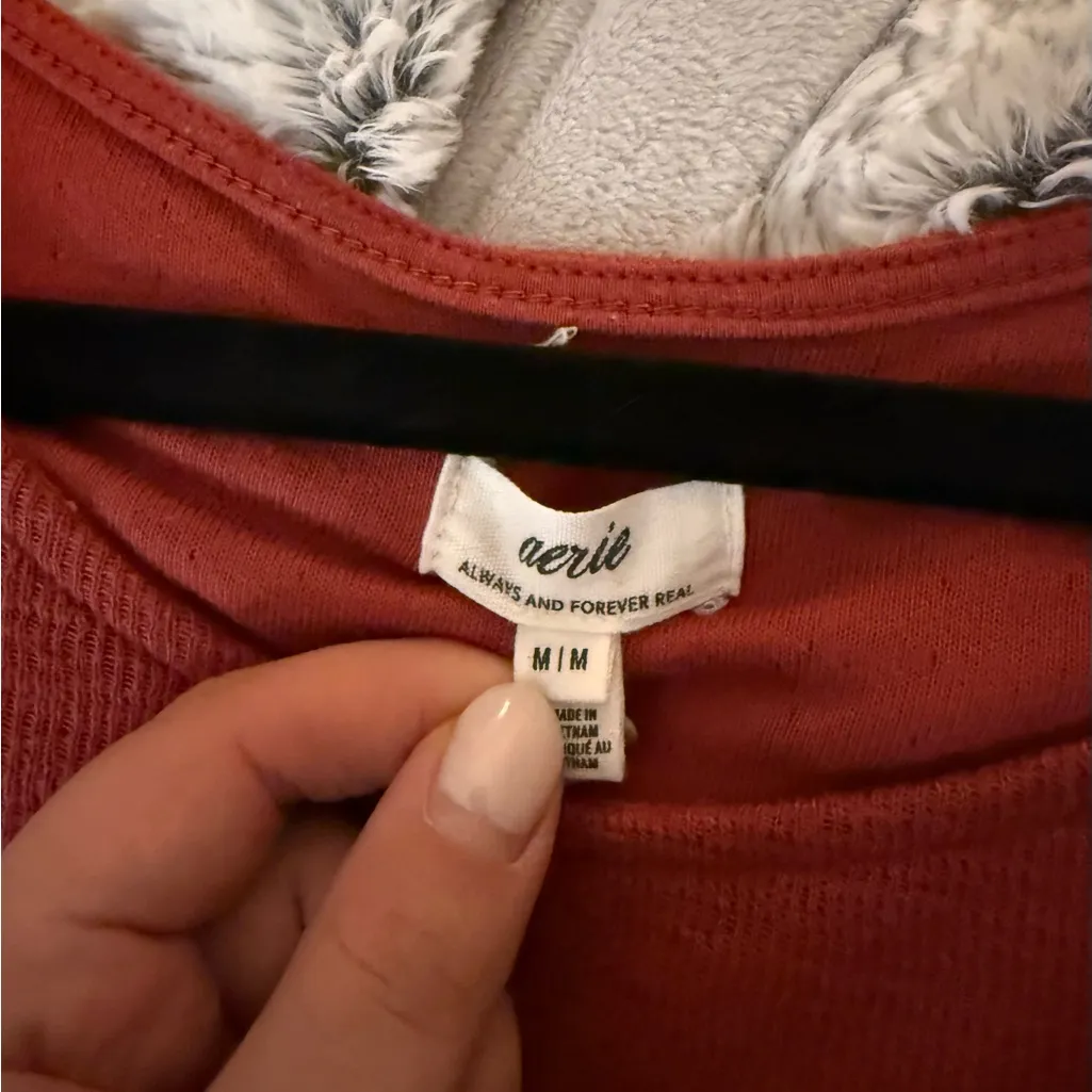 Aerie Red Cropped Sweater Worn Once Size M - Image 2
