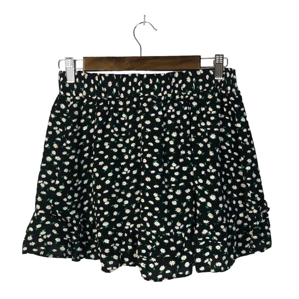 Zara Black Daisy Floral Mini Skort M - Image 18