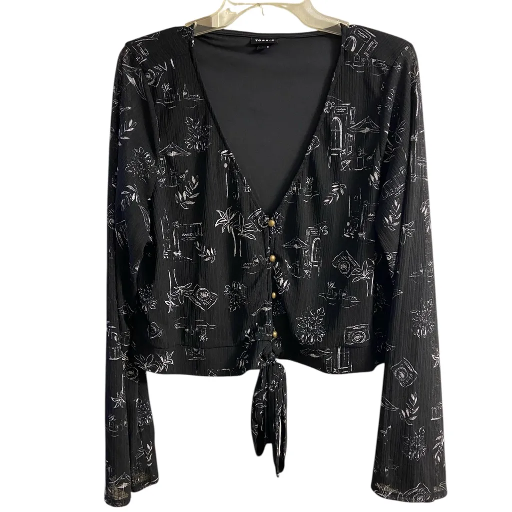 Torrid button up semi cropped blouse black tie front 2X - Image 2