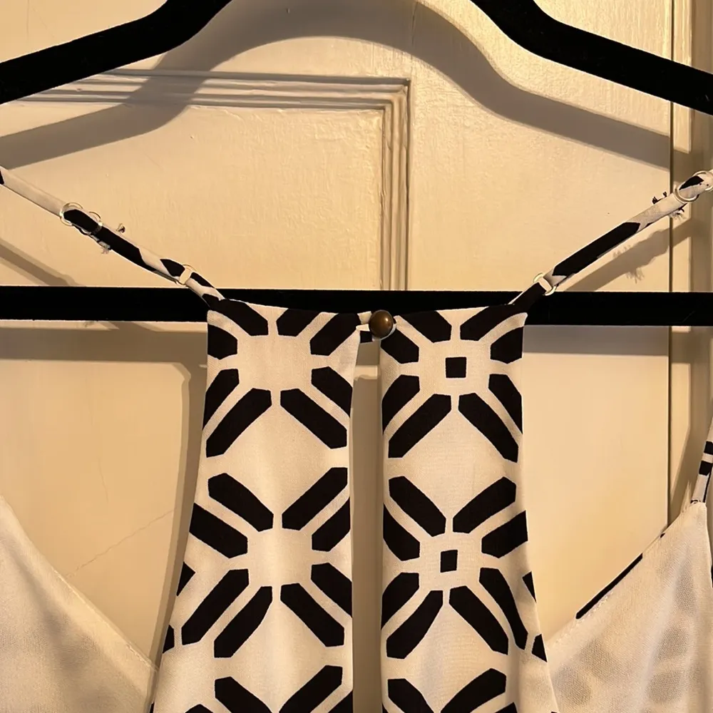 Everly  | Black & White Patterned Romper Adjustable Spaghetti Straps Large - Image 8