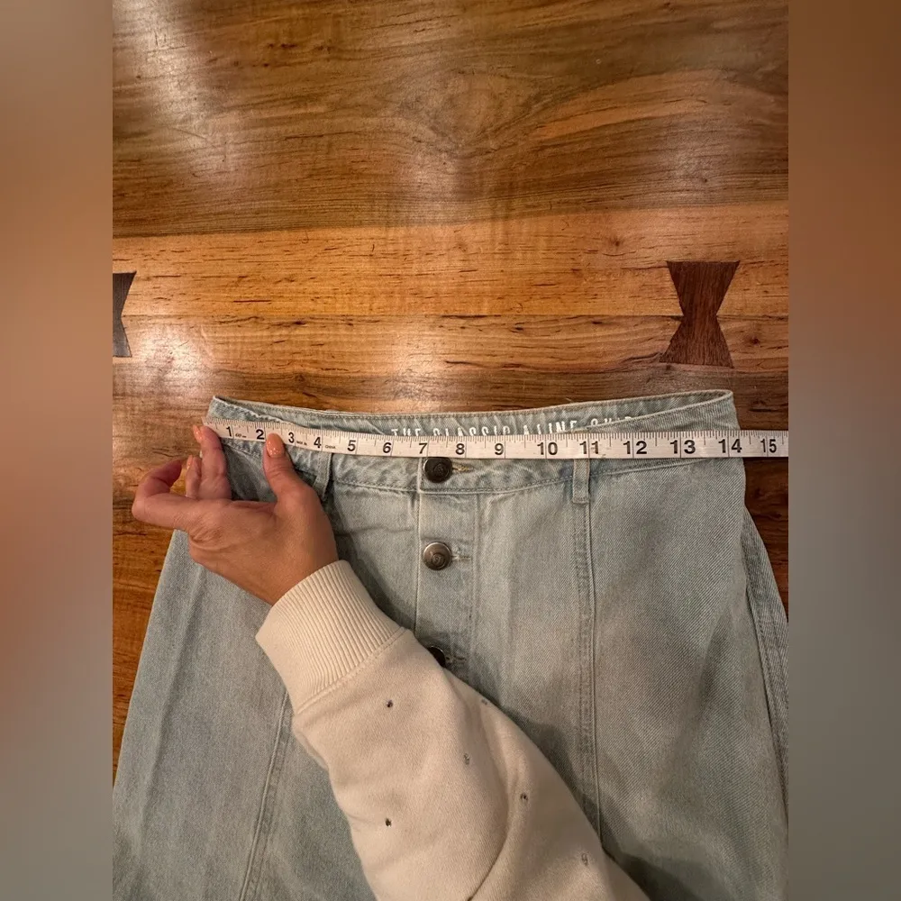 EUC VINTAGE HIGHWAIST denim skirt button down super soft Blue Size undefined - Image 6