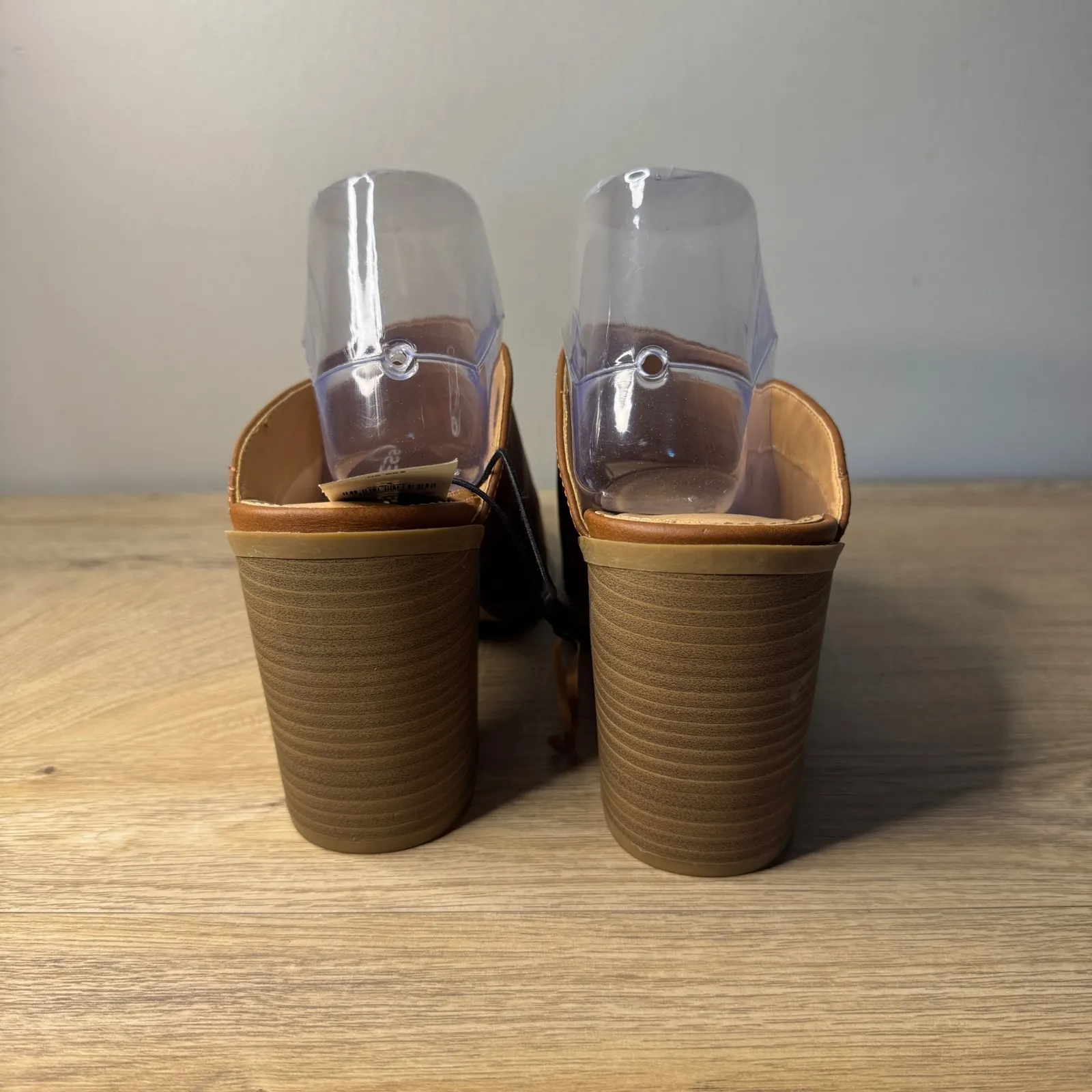 Express Shoes Tan Block Heel Mules Women Size 9‎ Western Stitch Detail Slip On - Image 5