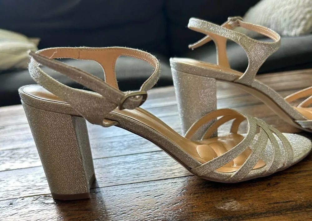 Women’s Badgley Mischka Sparkly Wedge Heel Shoes Size 8.5 - Image 6