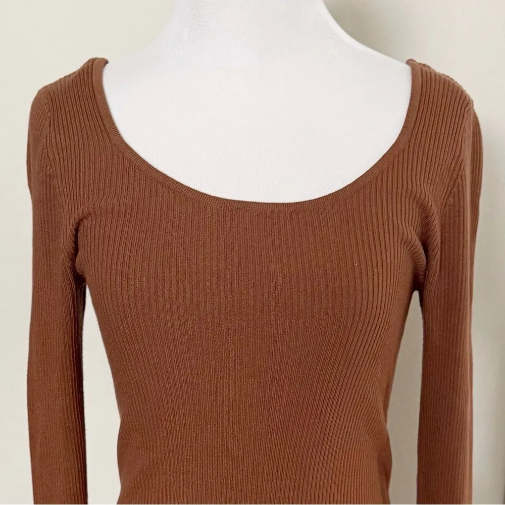 Vera Moda Ribbed Brown Top size Medium - Image 2