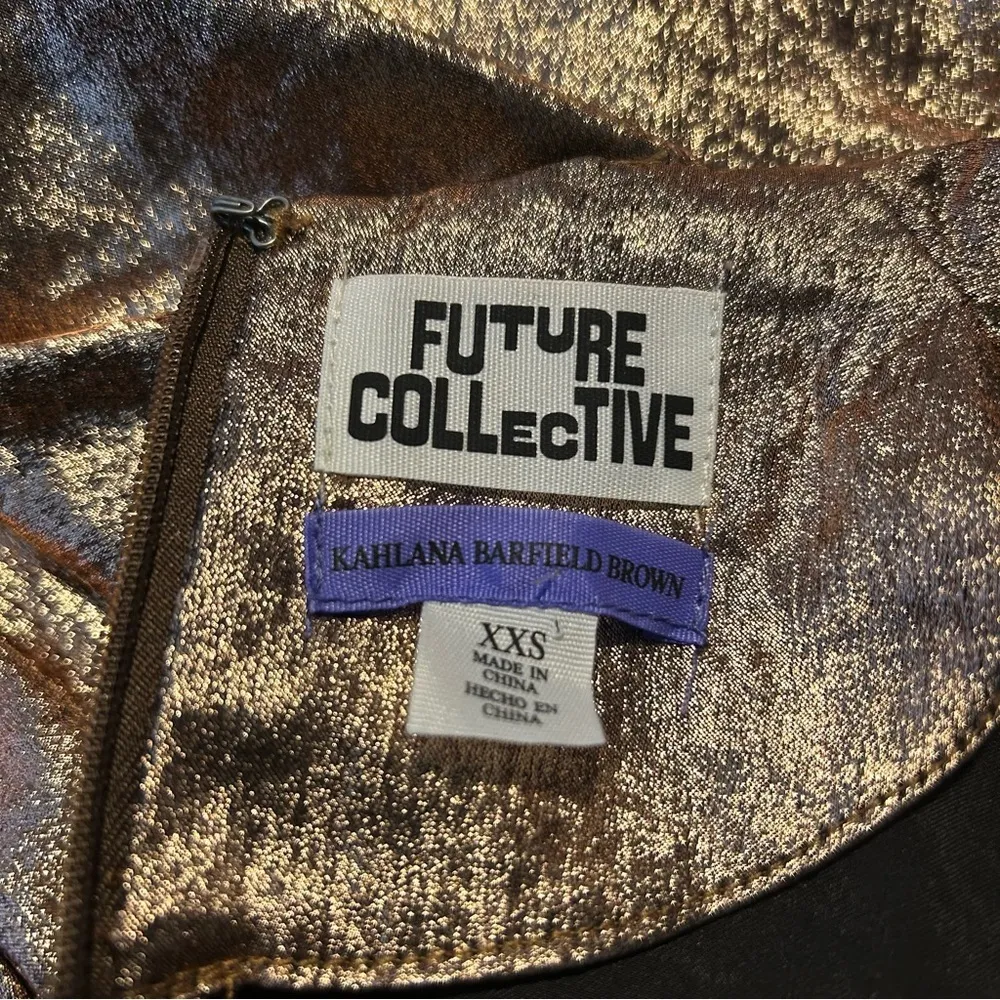 Future Collective Kahlana Barfield Rose Gold Metallic Blouse Size XXS - Image 7