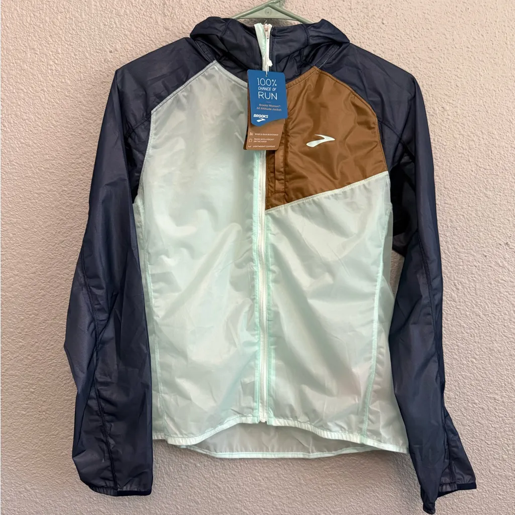 NWT Brooks All Altitude‎ Windproof Jacket Size Medium in Ice Blue Multi - Image 3