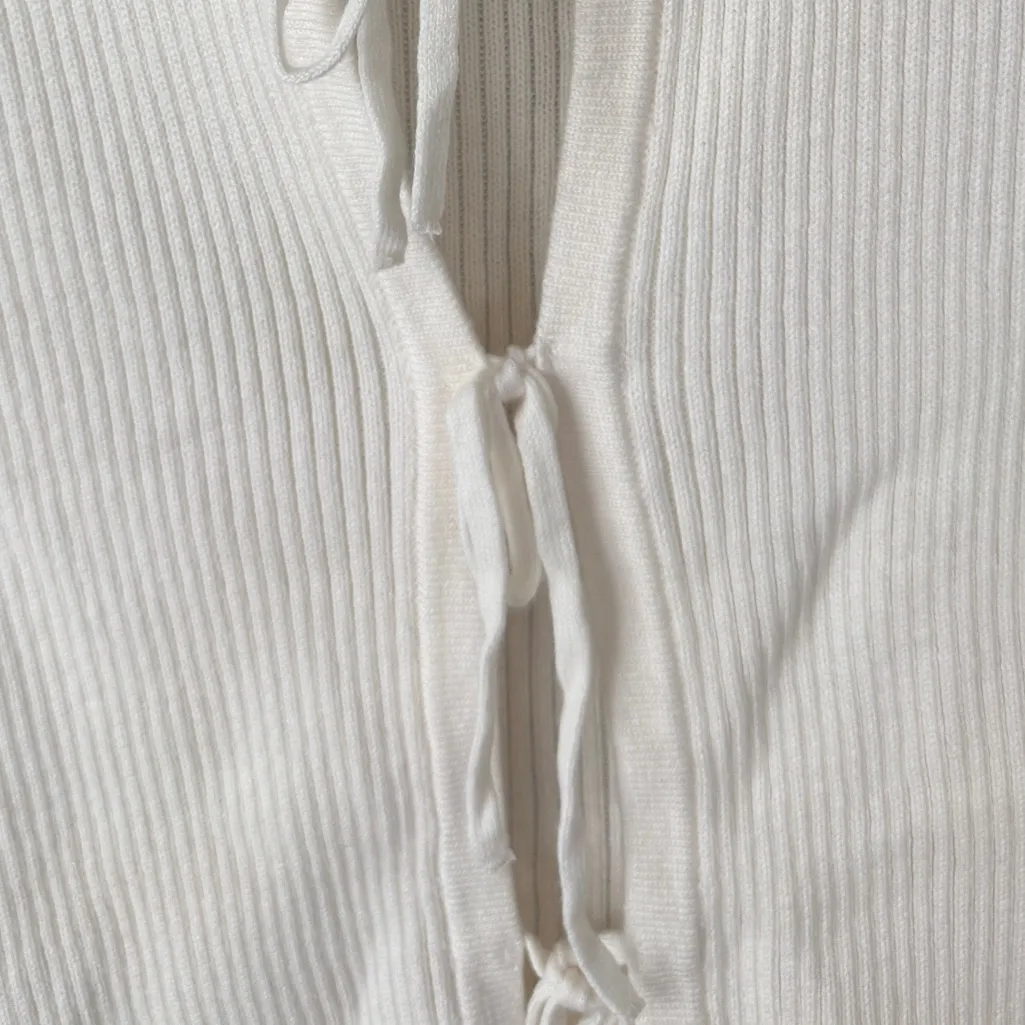 Abercrombie knit sweater vest tie front bows ivory ribbed neutral high neck top - Image 8