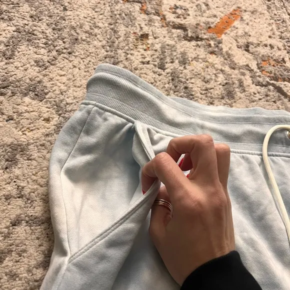 Good American  Cloud Tie‎ Dye Shorts Size 6 NWT - Image 3