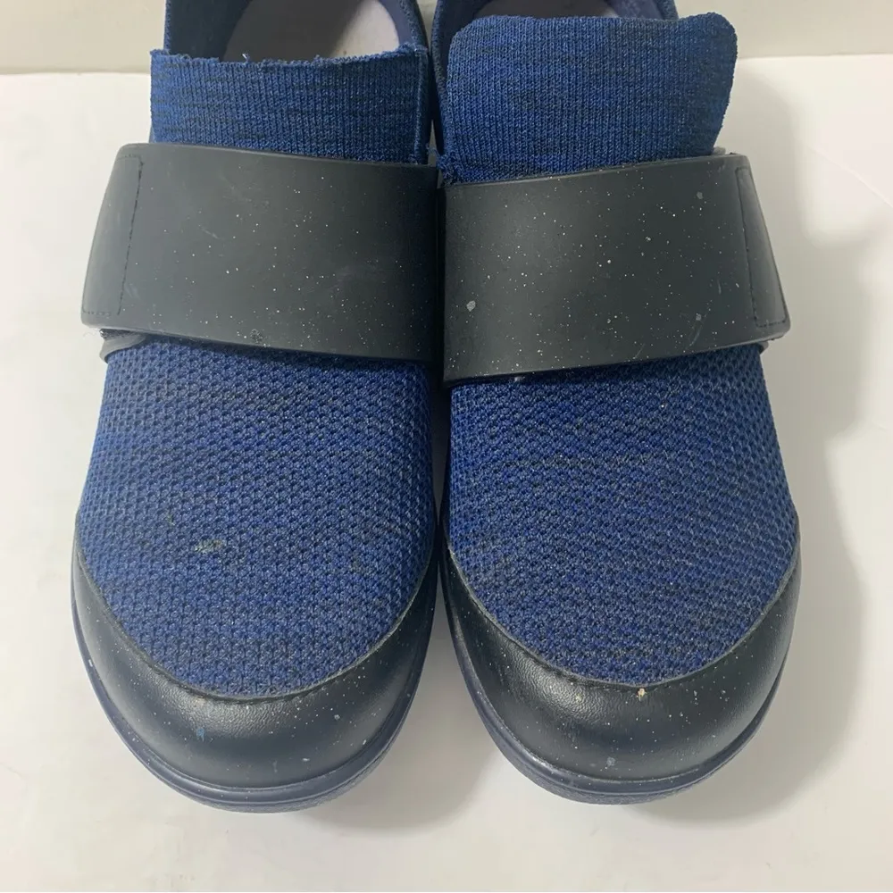 EUC TRAQ By  Qwik Navy Knit Slip On Comfort Clogs Size 39 US 9 - Image 5