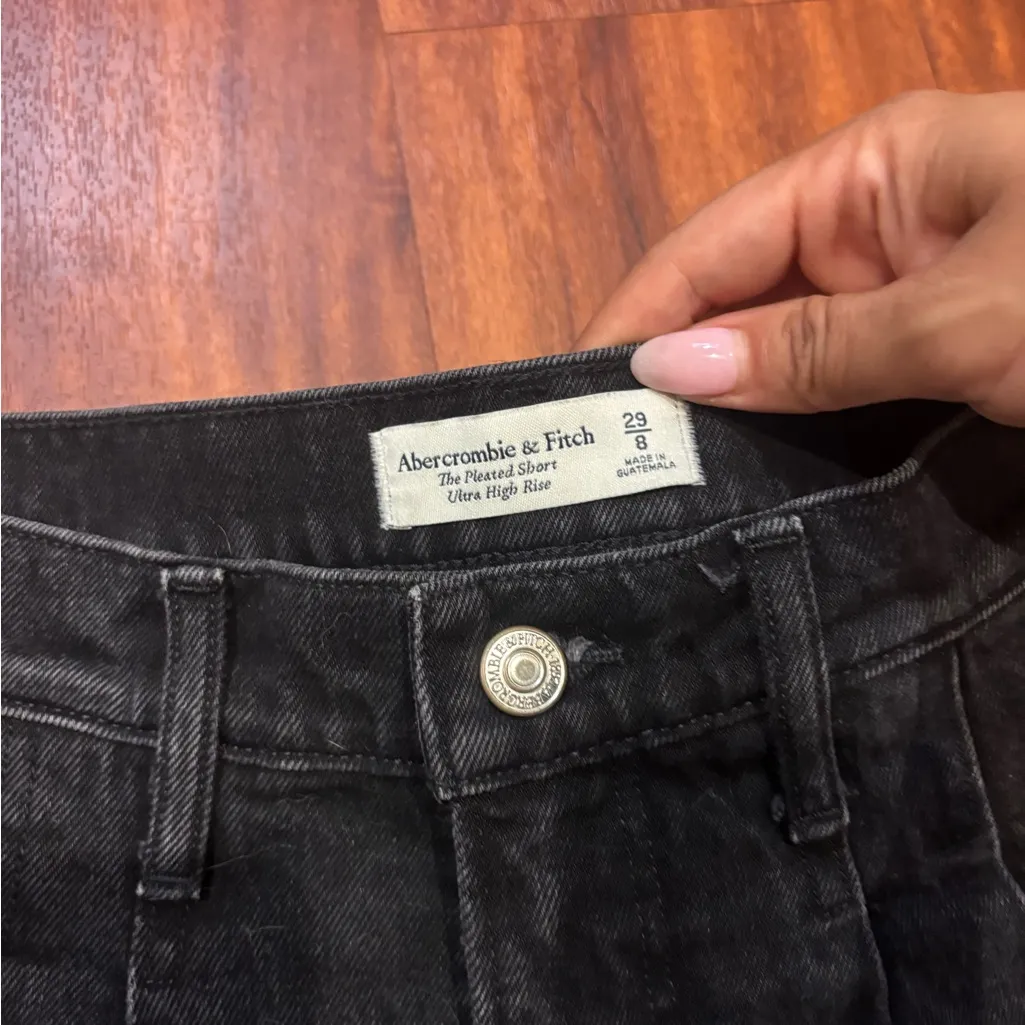 Abercrombie & Fitch Pleated Ultra High Rise Shorts - Image 3