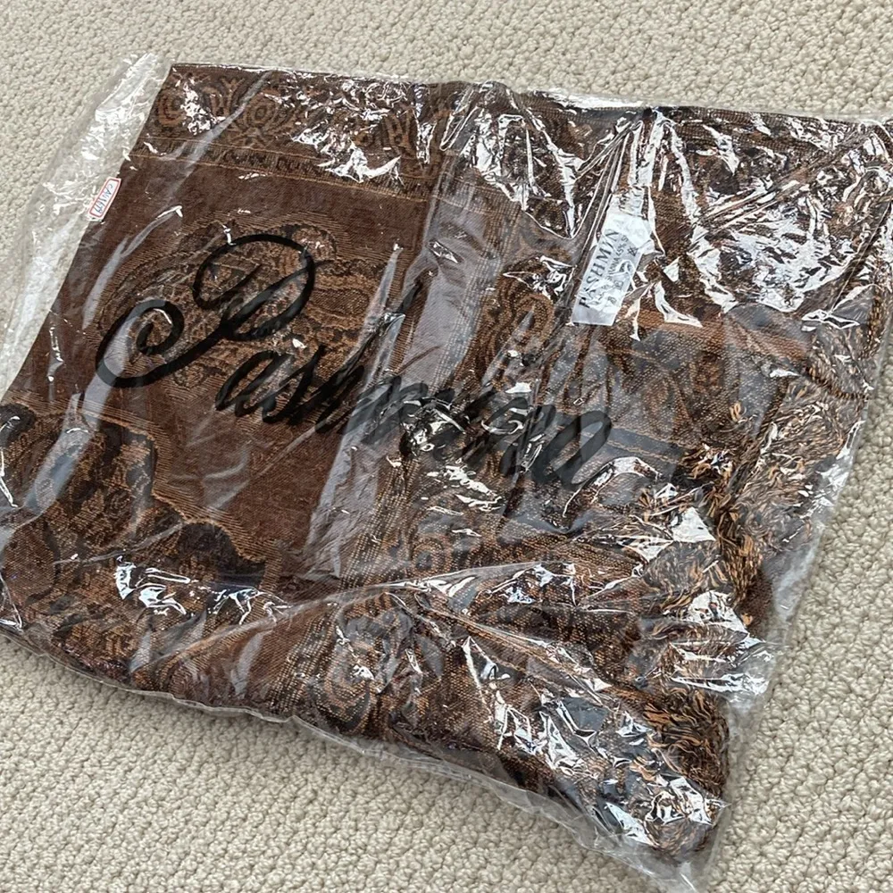 NEW Pashmina Scarf Wrap Tassles Black Brown 55% Pashmina 45% Silk SEALED - Image 3