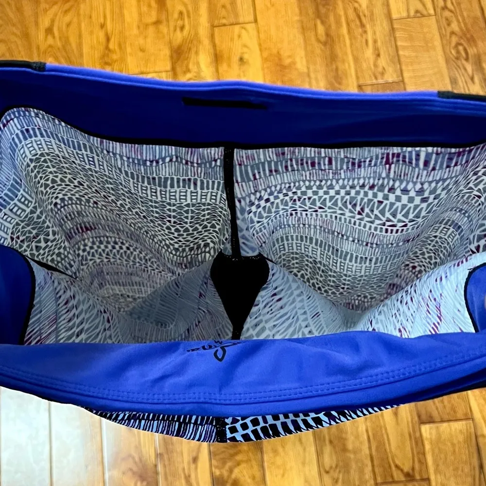 Women’s Size Medium Below the Knee Prana Leggings Funky Pattern - Image 6