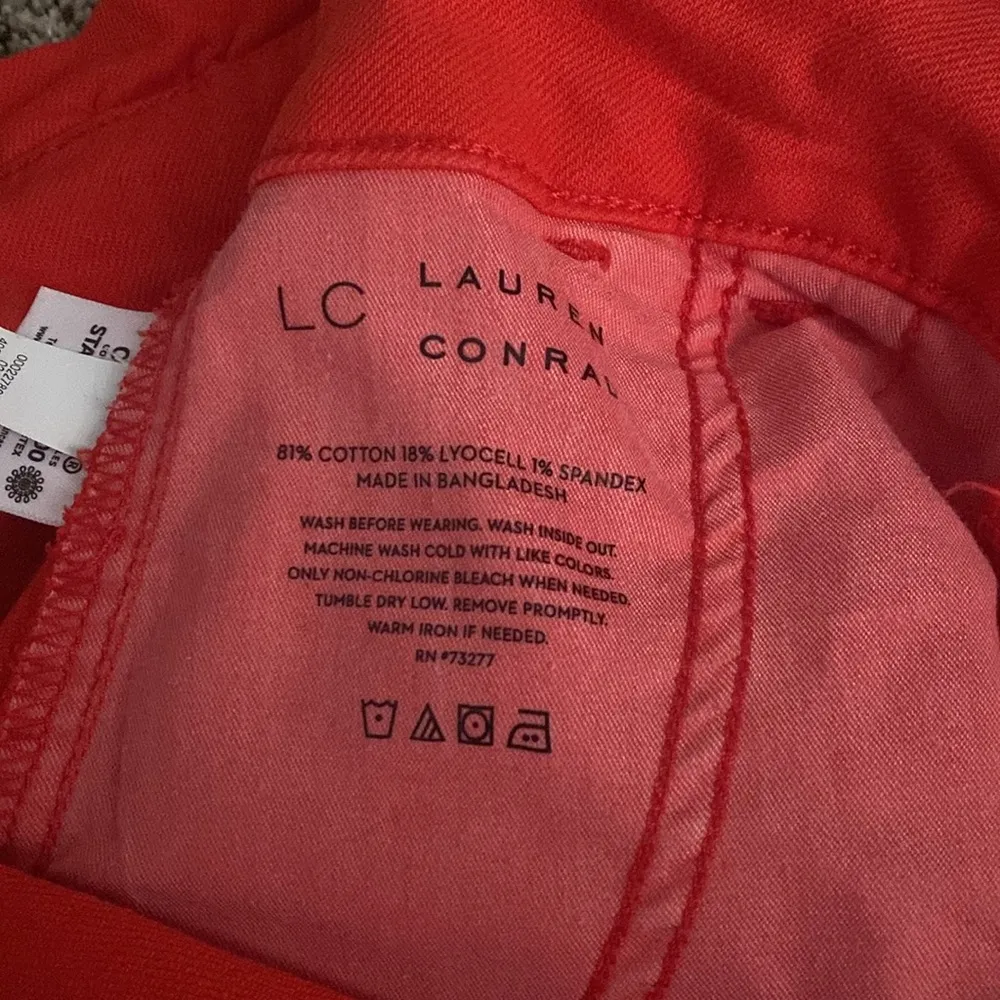 Red Shorts - Image 4