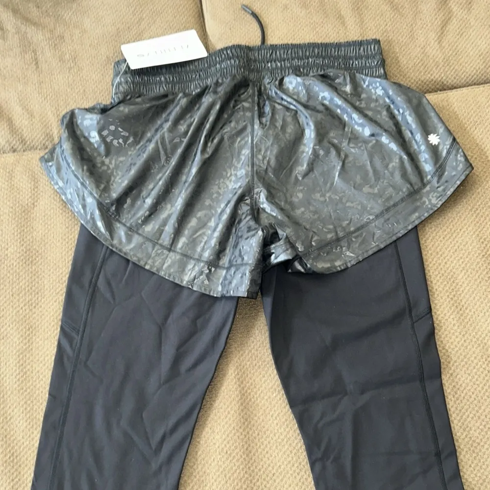 Athleta NWT -  Rainier 2 in 1 tight - Image 6