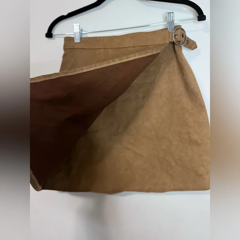 HOLLISTER Ultra Hi Rise Suede Wrap Mini Skirt Side Buckle Women’s Sz Small EUC - Image 3