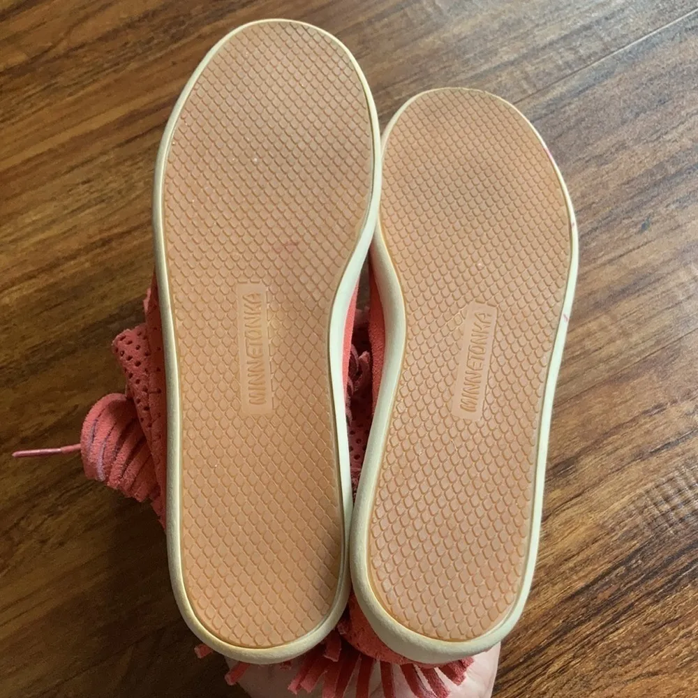 Minnetonka‎ perforated leather fringe booties size 6.5 - Image 6