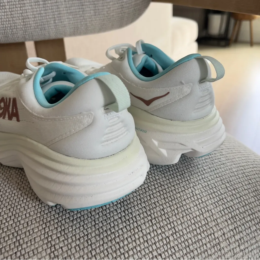 NWOB Hoka Bondi 8 Sneakers in Frost / Rose Gold - Image 5