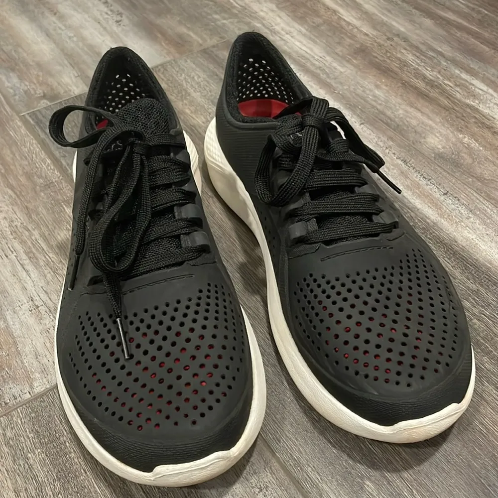 Crocs Lite Ride Pacer Sneaker - Image 2