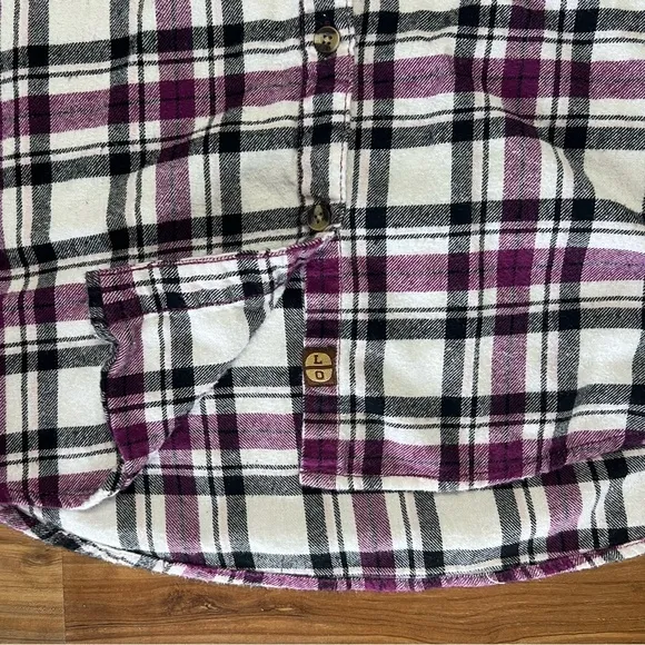 Lincoln Outfitters Shirt‎ Women Size Large Black White Purple Flannel Button Up - Image 3